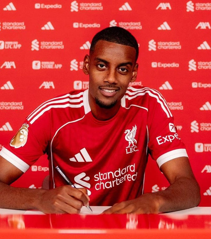 Liverpool announced the blockbuster ISAK cost £ 130 million