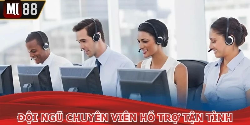 Đội ngũ chuyên viên phục vụ tận tình đối với người chơi